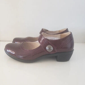 Step  Wel Canada Bordo Woman's Burgundy Leather Shoes size 8.